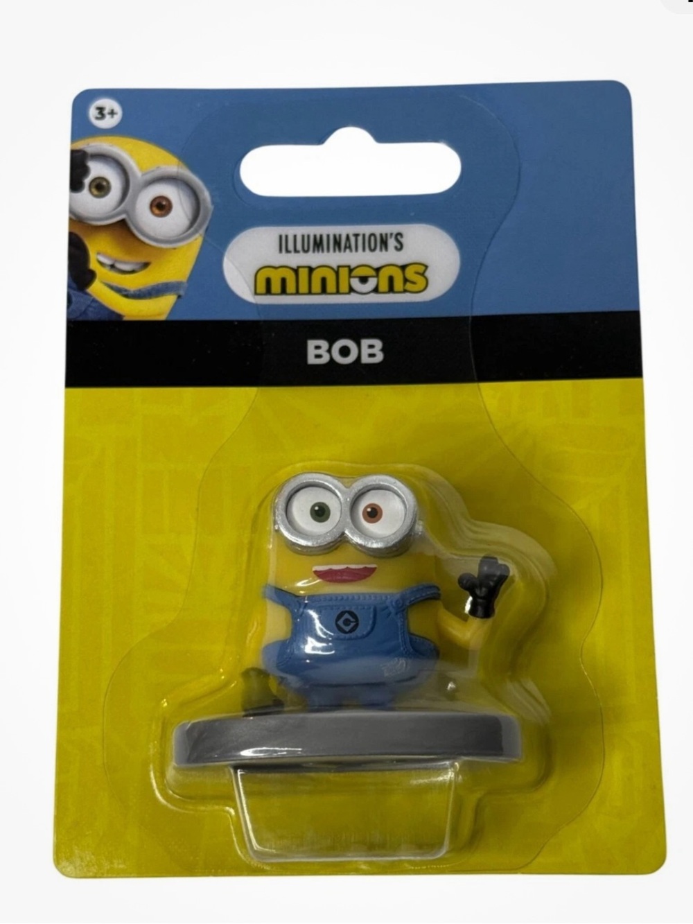 The Minions Bob  action figure measures 2 inches
